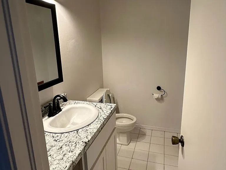 1300 N Rockwell Ave — Photo 1