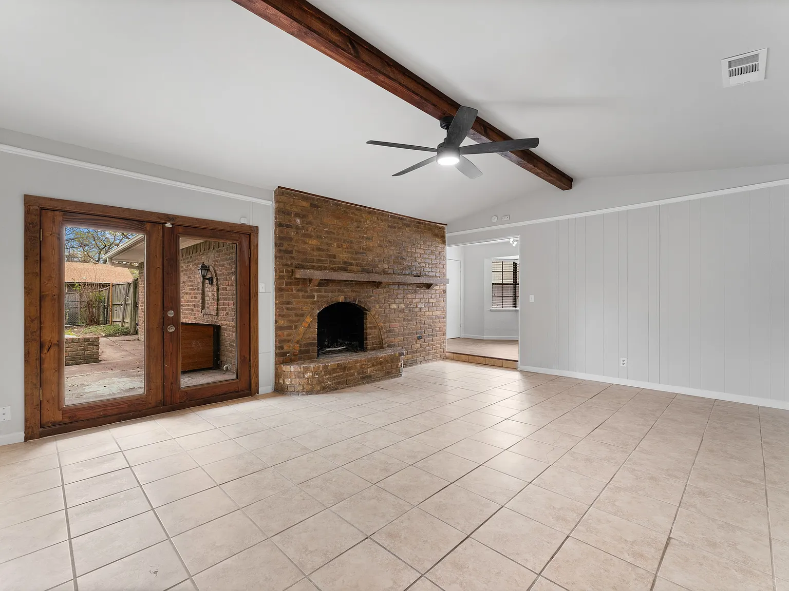 3 bed, 1912 sqft, $2,650 — Photo 4