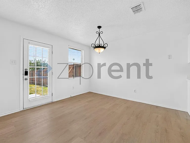 1320 Junction Run — Photo 12