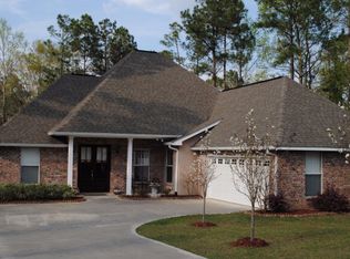 56 Spring Oak Dr, Carriere, MS 39426