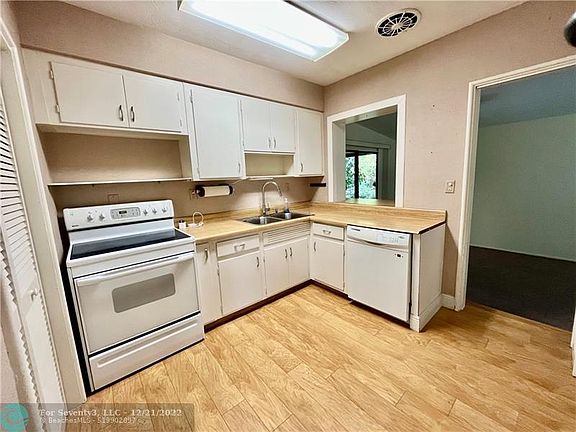 5th image of 1636 NE 18th St