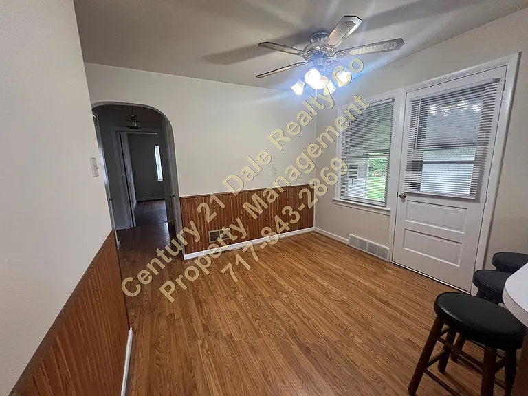 303 Maywood Rd — Photo 5