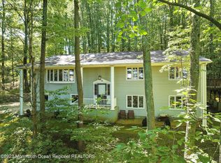 10 Edgewood Dr, Holmdel, NJ