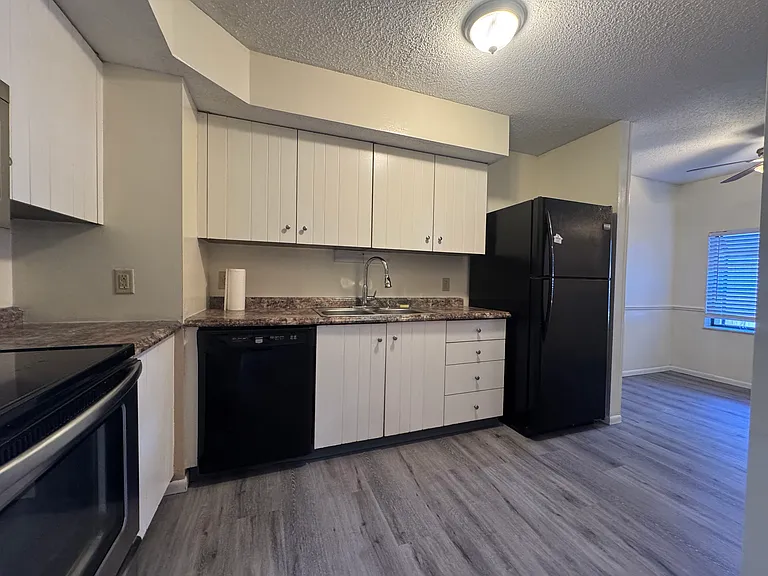 2039 Silent Spring Dr — Photo 9