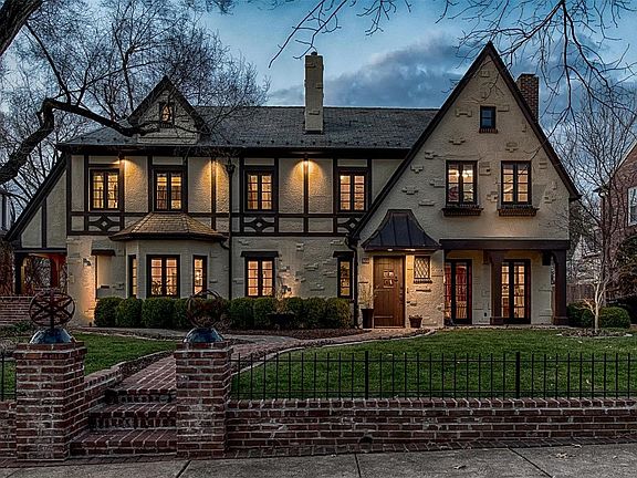 2nd image of 8013 Venetian Dr