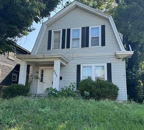 2nd image of 633 S 41st St