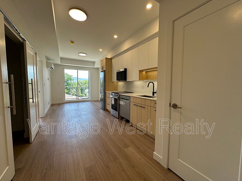 1st image of 1380 Pridham Ave #305