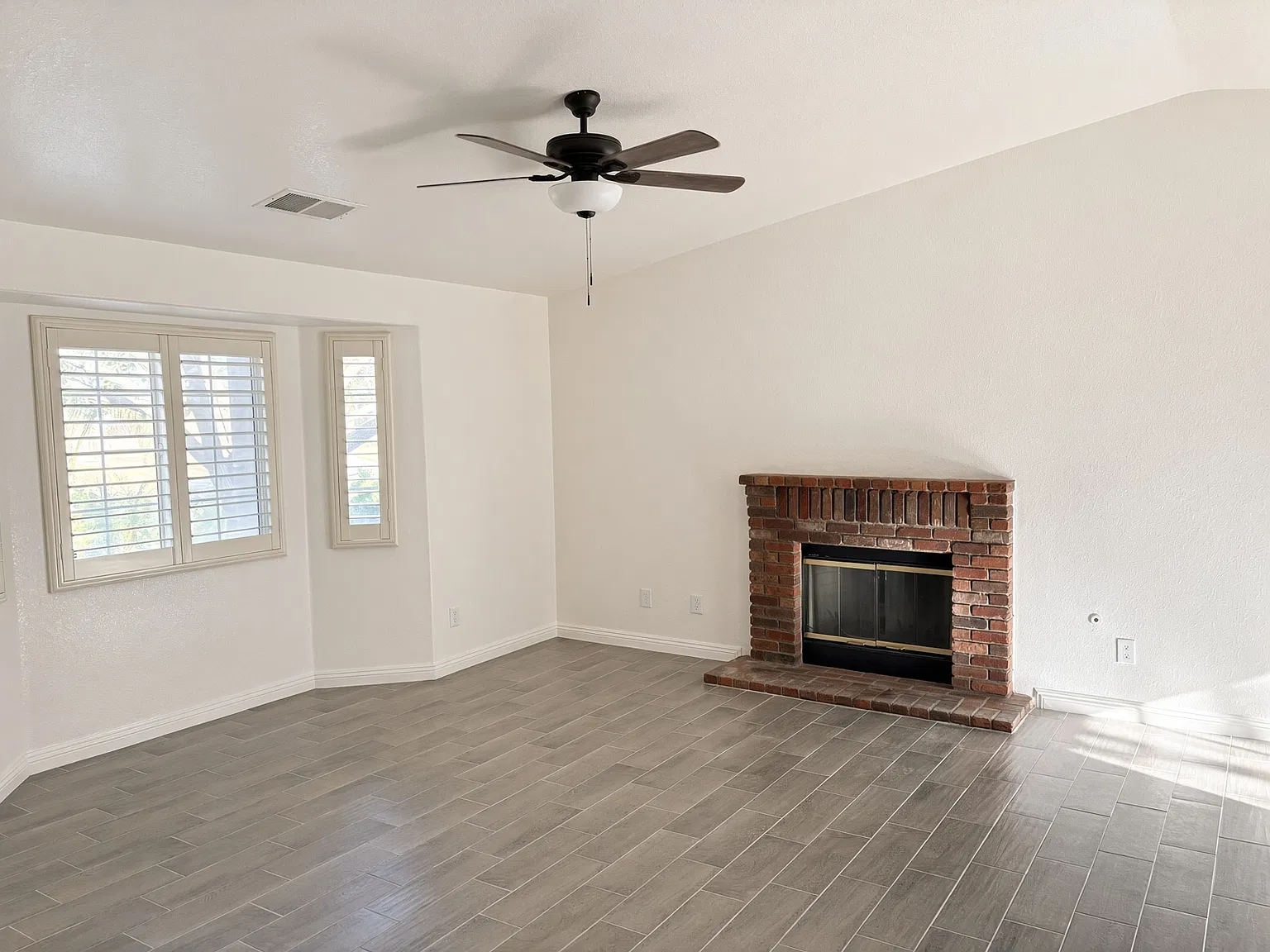 4 bed, 1363 sqft, $2,300 — Photo 4