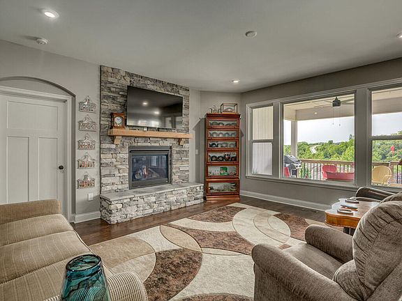 4th image of 7253 Rimrock Ln