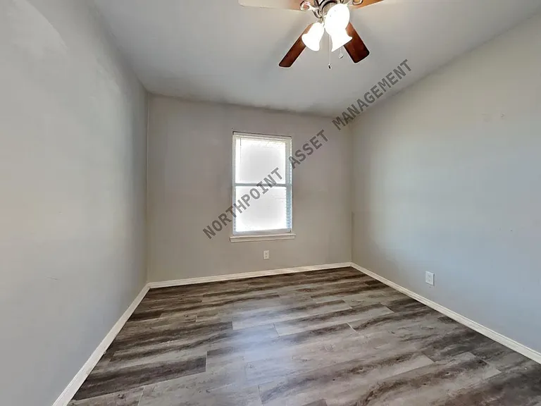 2724 Russwood Ln — Photo 18