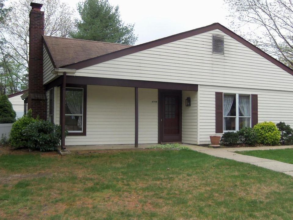 1st image of 670B Buckingham Dr