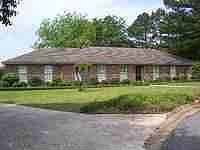 1st image of 122 Riverdale N