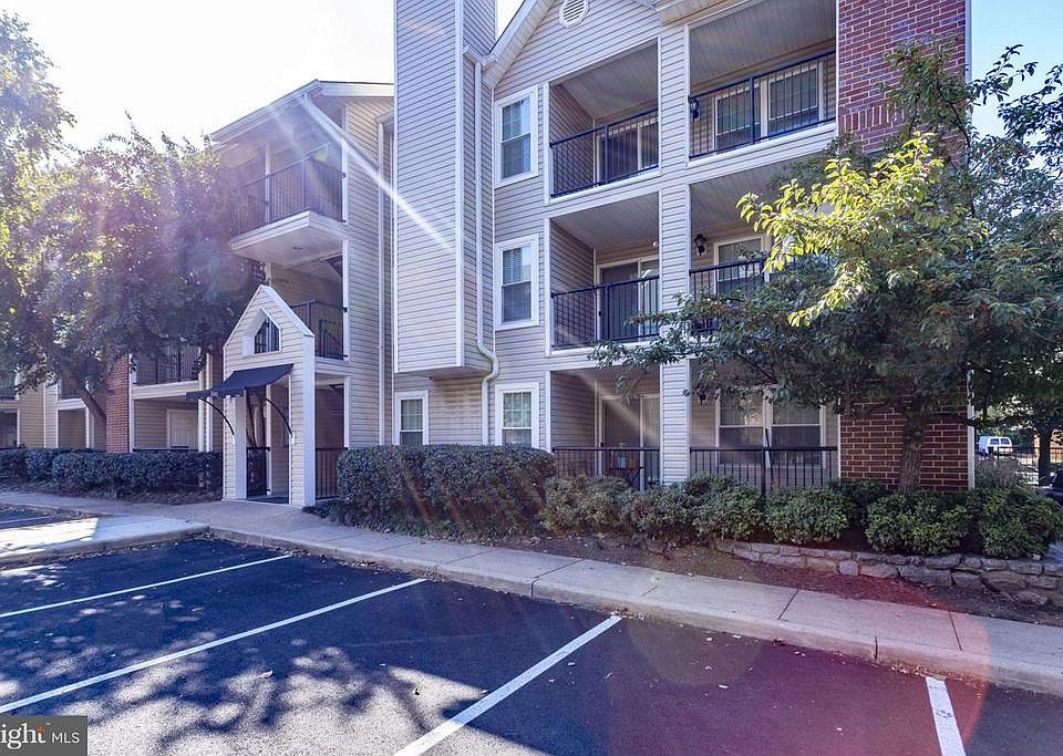 1st image of 3312 Wyndham Cres #303