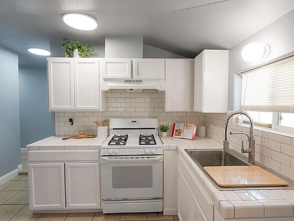 4th image of 118 McGregor St