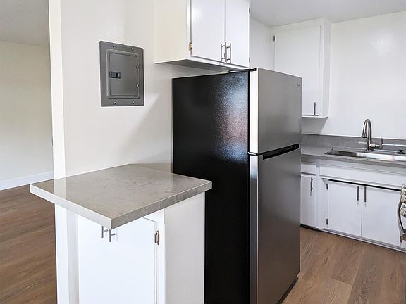 5th image of 3971 Potomac Ave #22