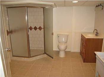 5th image of 2138 Lakeside Dr