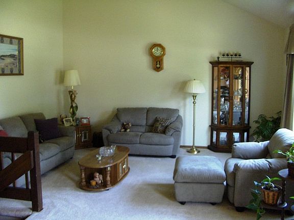 2nd image of 100 Carol Ann Dr