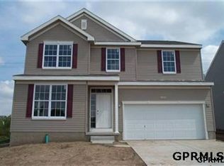 2610 Raven Ridge Dr, Bellevue, NE 68123