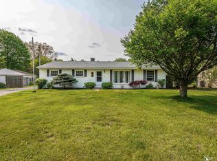8963 Buerk Dr, Temperance, MI 48182