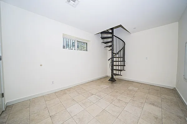 Rented by Level Group | media 18