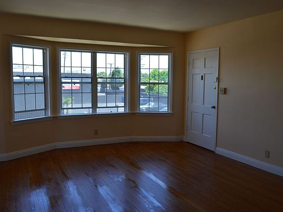 5th image of 6066 Sawyer St APT 3