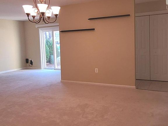4th image of 4583 Logsdon Dr #29
