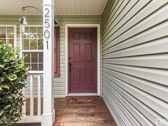 4th image of 2501 Dovetail Dr