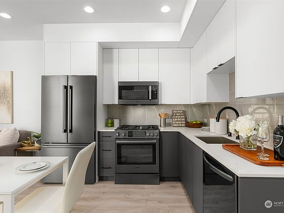 5th image of 920 B NW 56th Street