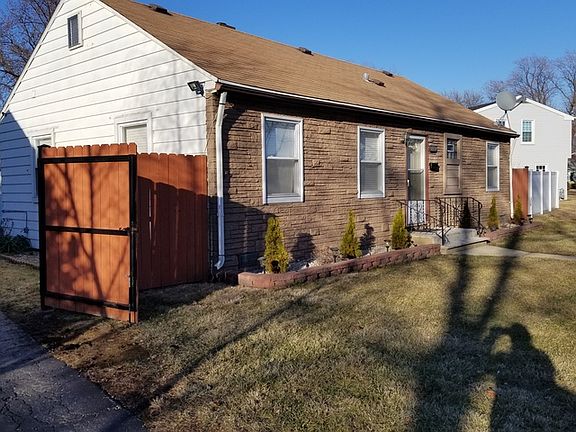 2nd image of 10124 Nevada Ave