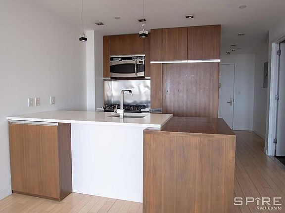 4th image of 601 Ocean Pkwy APT 7B