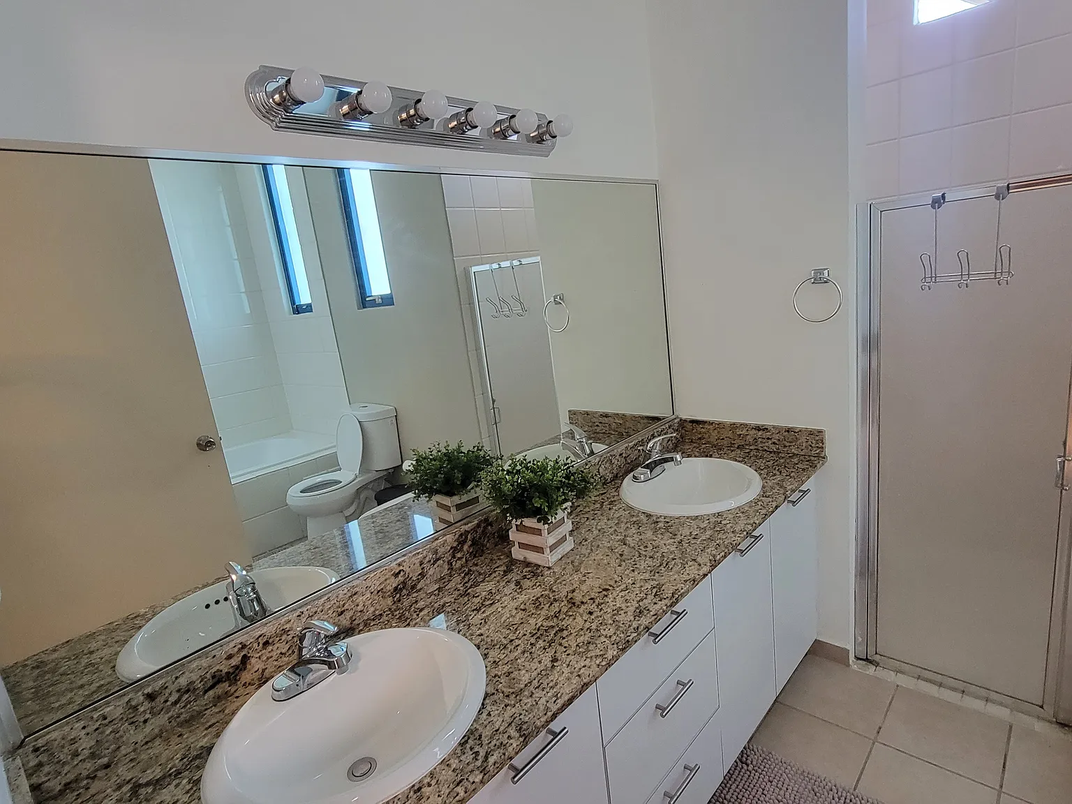 3 bed, 1673 sqft, $2,600 — Photo 4