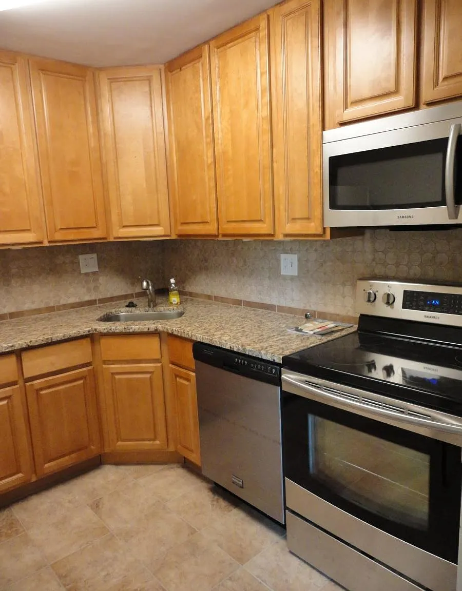 43 Hollybrooke Drive — Photo 3