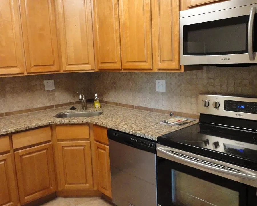 43 Hollybrooke Dr