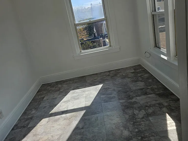 730 W Walnut St #3C — Photo 2