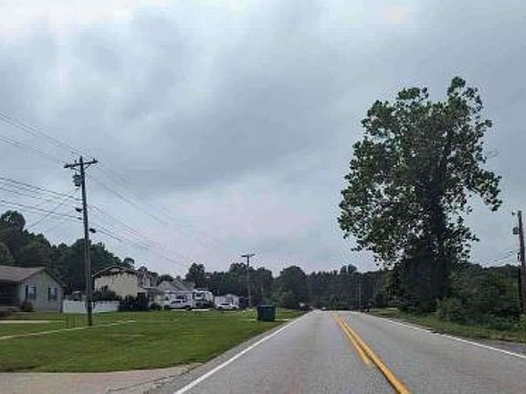 Exterior Neighborhood (street photo)
