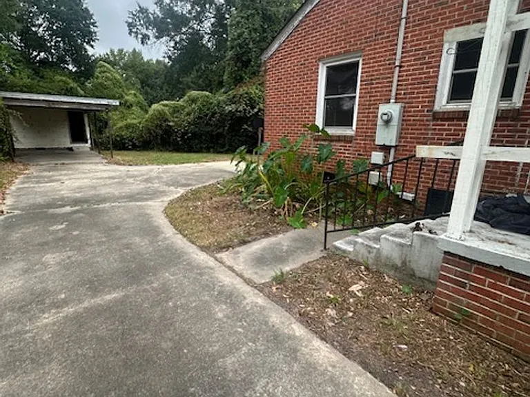 1323 N Independence St — Photo 9