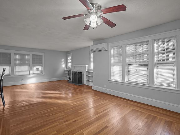 5th image of 71 Taft Ave #2