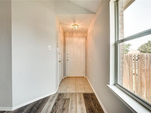 4th image of 11520 Petunia Dr