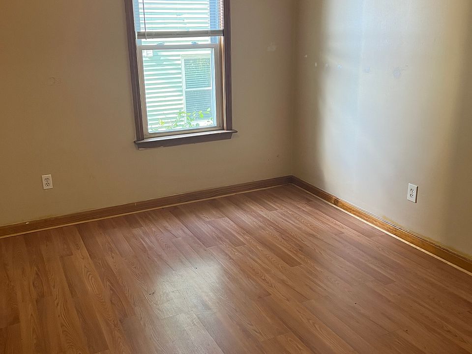 1st image of 15 Winthrop St #1
