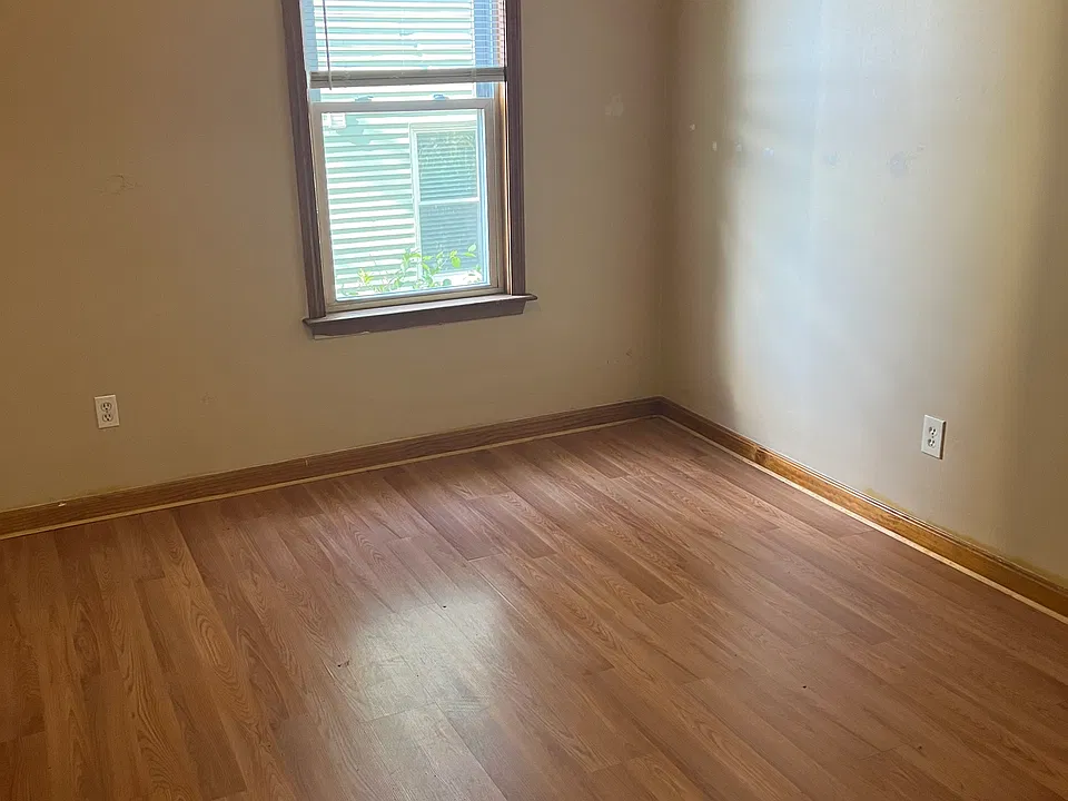 15 Winthrop St #1