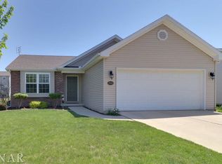 2906 Breezewood, Bloomington, IL 61704