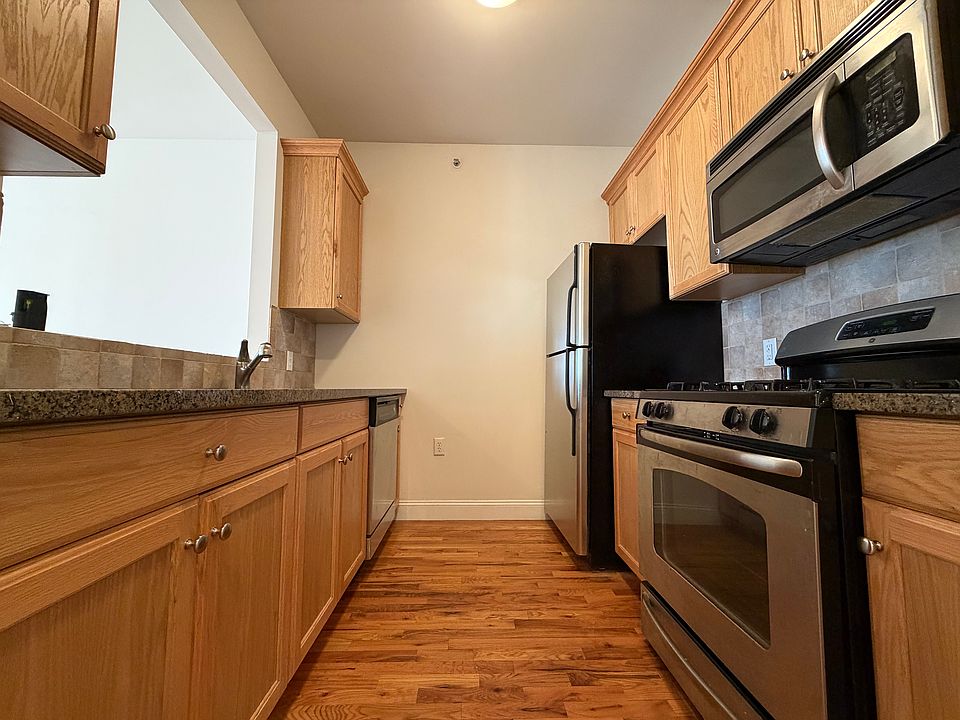 1st image of 100 Park Ave APT 202