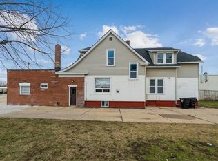 1827 Douglas Ave, Racine, WI 53402