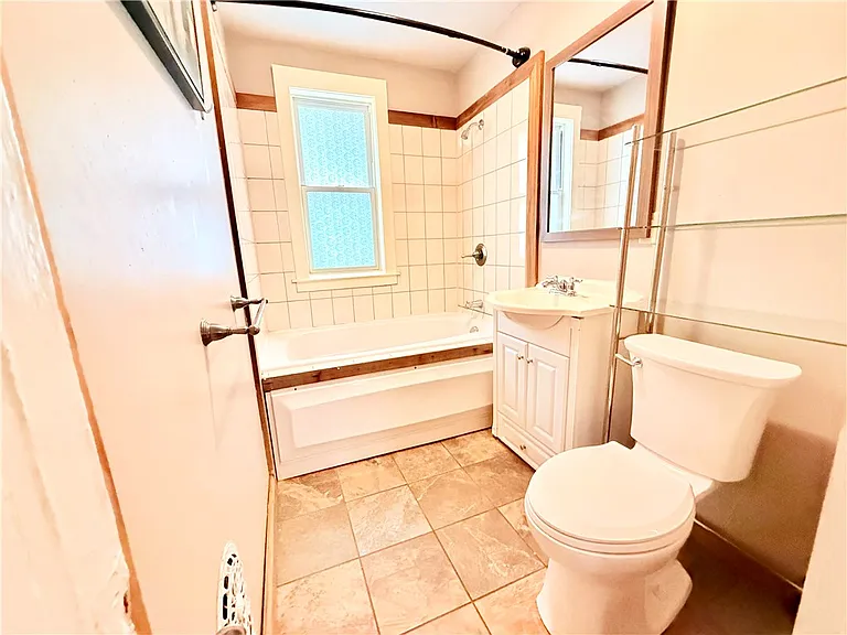 948 Monroe Ave — Photo 14