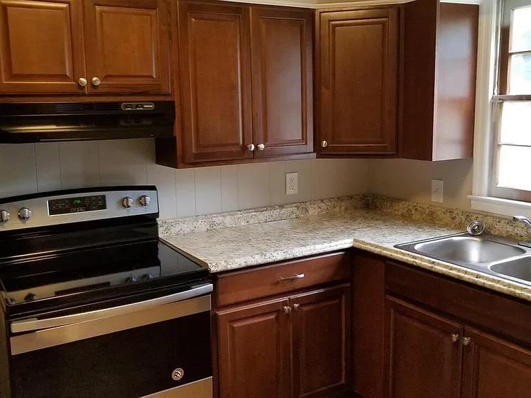 303 Cedar Creek Rd #G — Photo 2