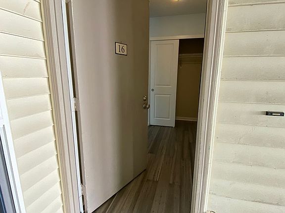 4th image of 520 SE 157th Ave Unit 16