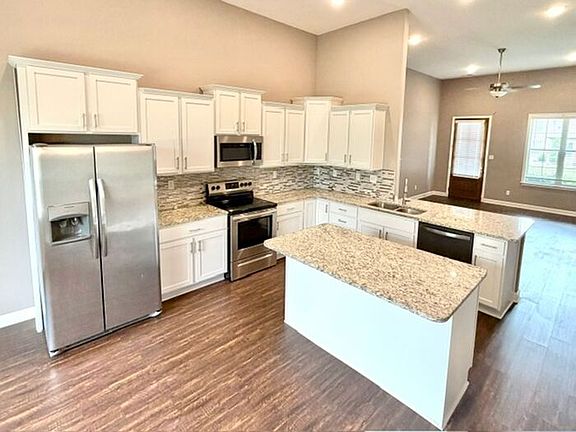 4th image of 35 Birkdale Dr
