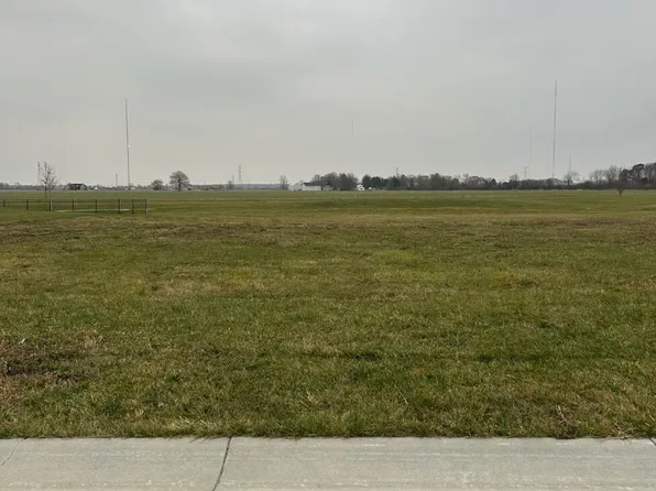 5560 Eagles Landing Dr, Oregon, OH 43616