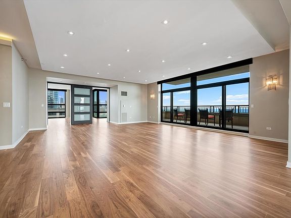 5th image of 1160 S Michigan Ave APT 4101