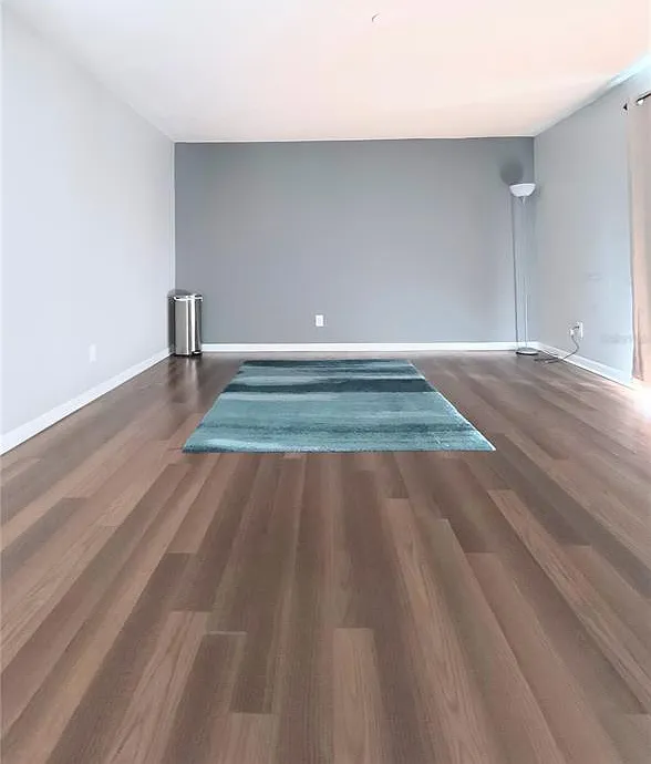 2 bed, 2.0 bath, 927 sqft, $2,099 — Photo 3
